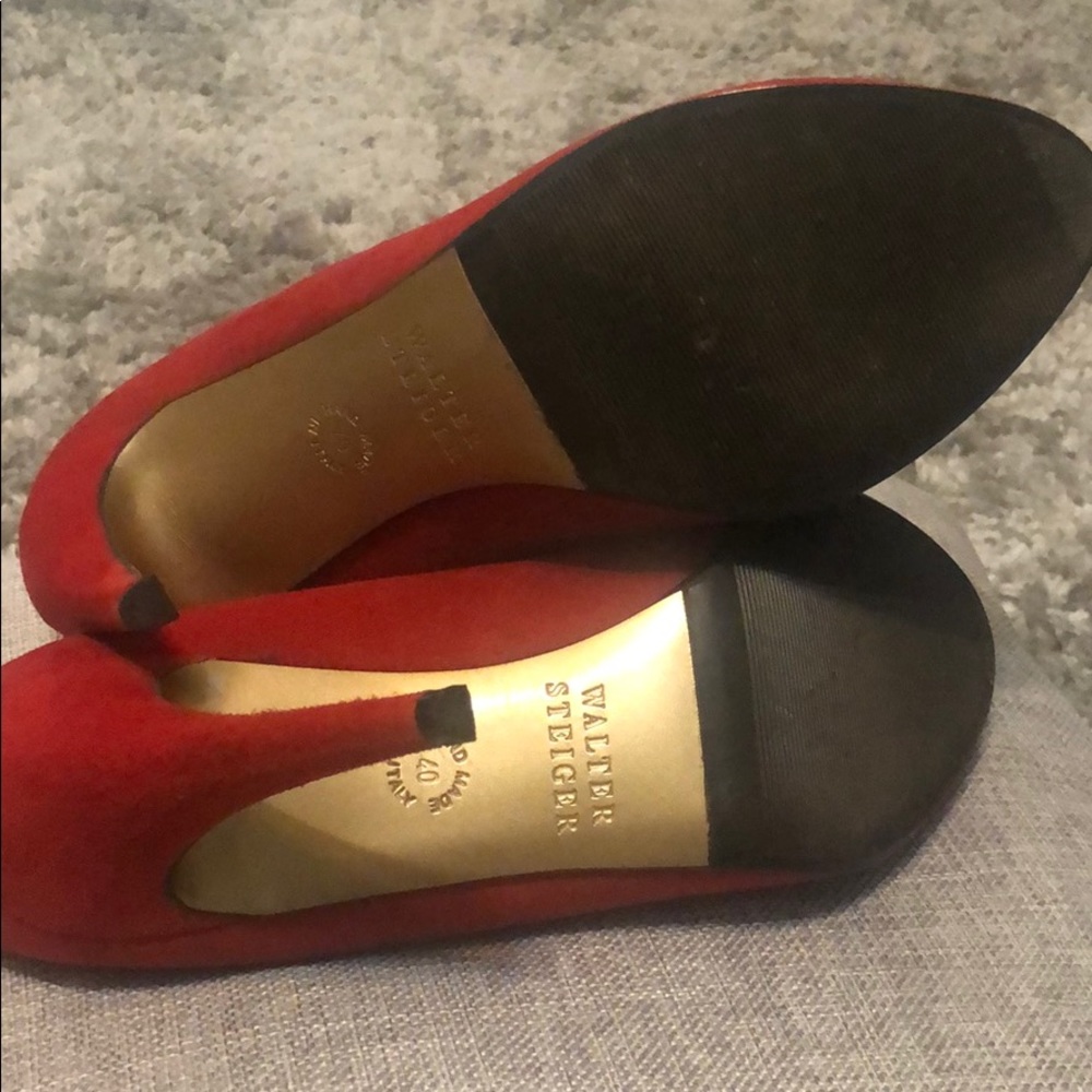 Red suede Pumps - Picture 3 of 4